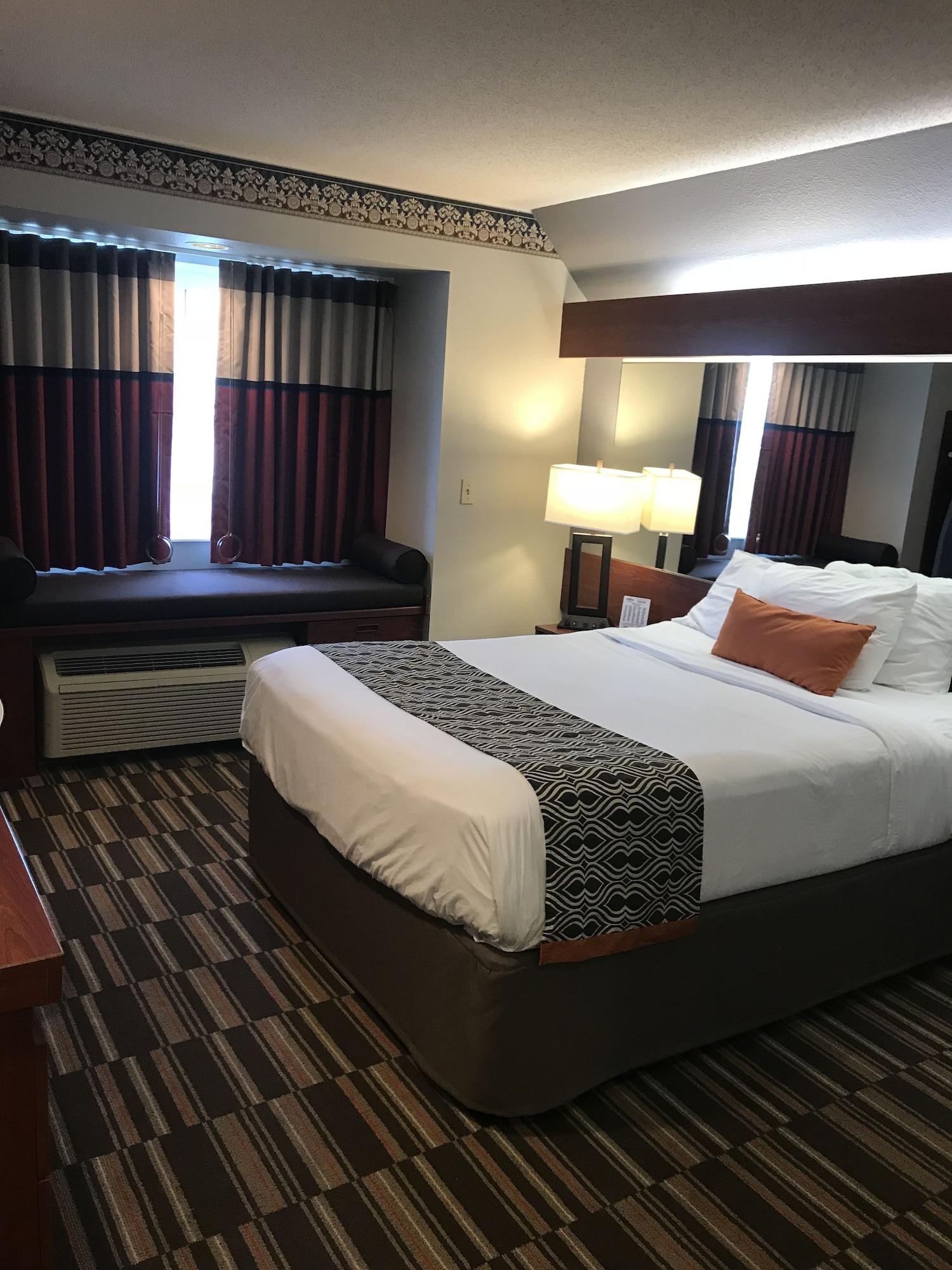 Microtel Inn & Suites Urbandale Bagian luar foto