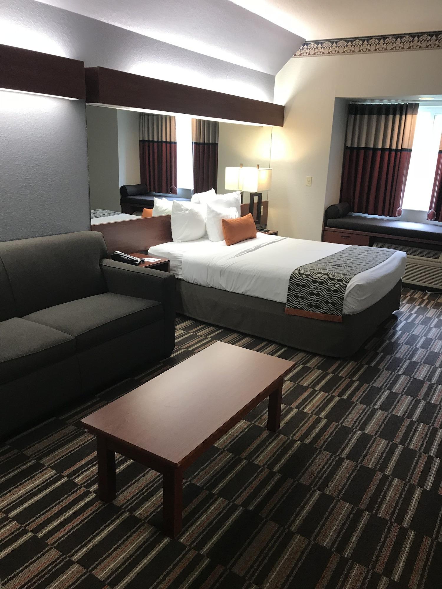 Microtel Inn & Suites Urbandale Bagian luar foto