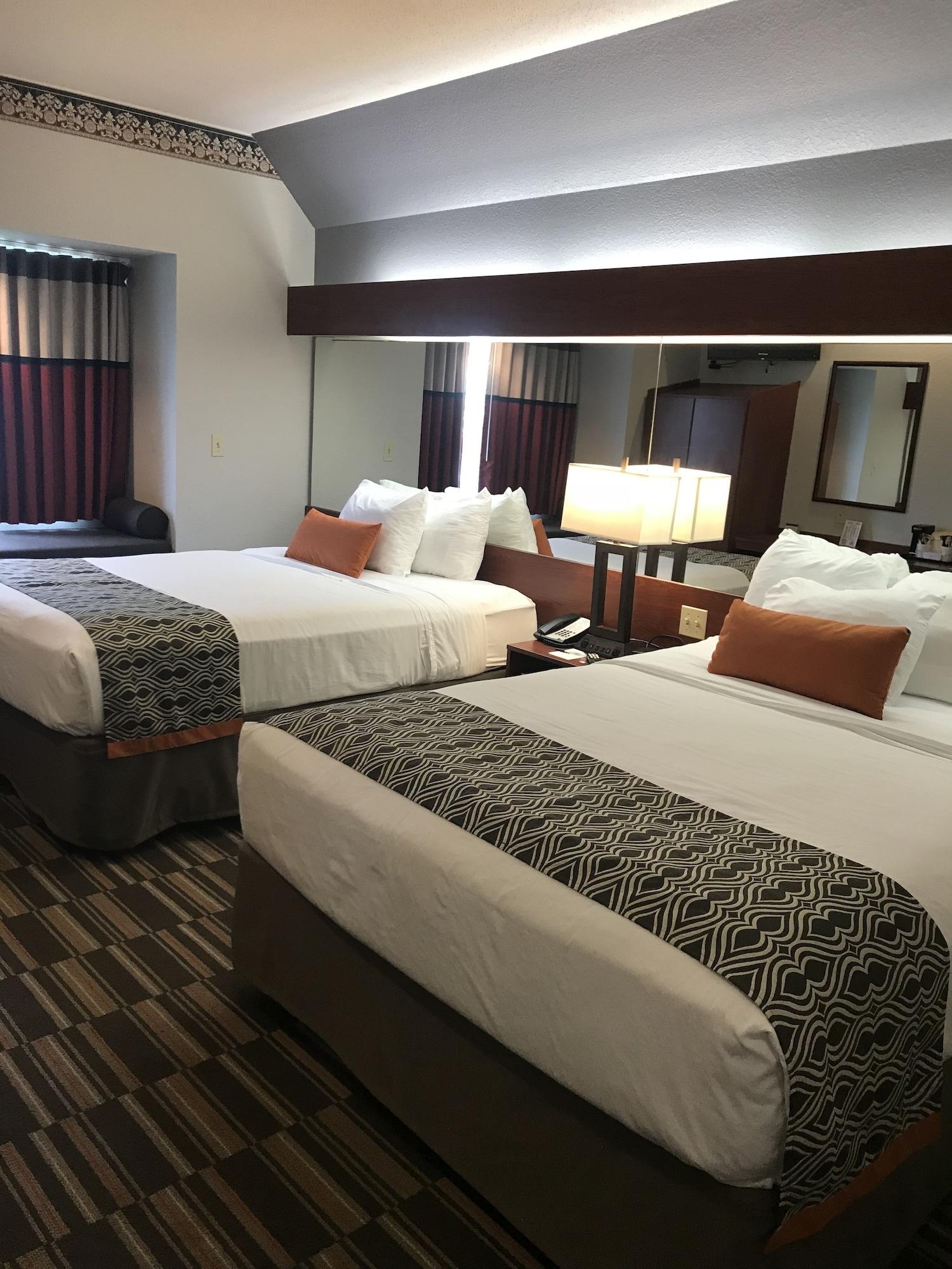 Microtel Inn & Suites Urbandale Bagian luar foto