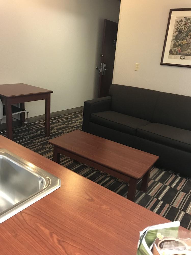 Microtel Inn & Suites Urbandale Bagian luar foto